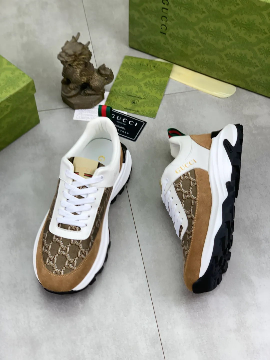 Men's shoes 💰P440💰[New model] (GUCCI) official website's latest 🎁🎁casual and fashionable men's shoes👟, hot style💥 style is simple and elegant, exclusive for trendy men. Unique official website's latest brand double G element 👑Gucci original style Decoration, fashionable and generous, made of original frosted calfskin ✅ fully imported first-layer pigskin lining, the official website specifies wear-resistant, lightweight original rubber casual outsole, classic model taken in real life 🎬38-44 (customized for 45) 4️⃣ colors available